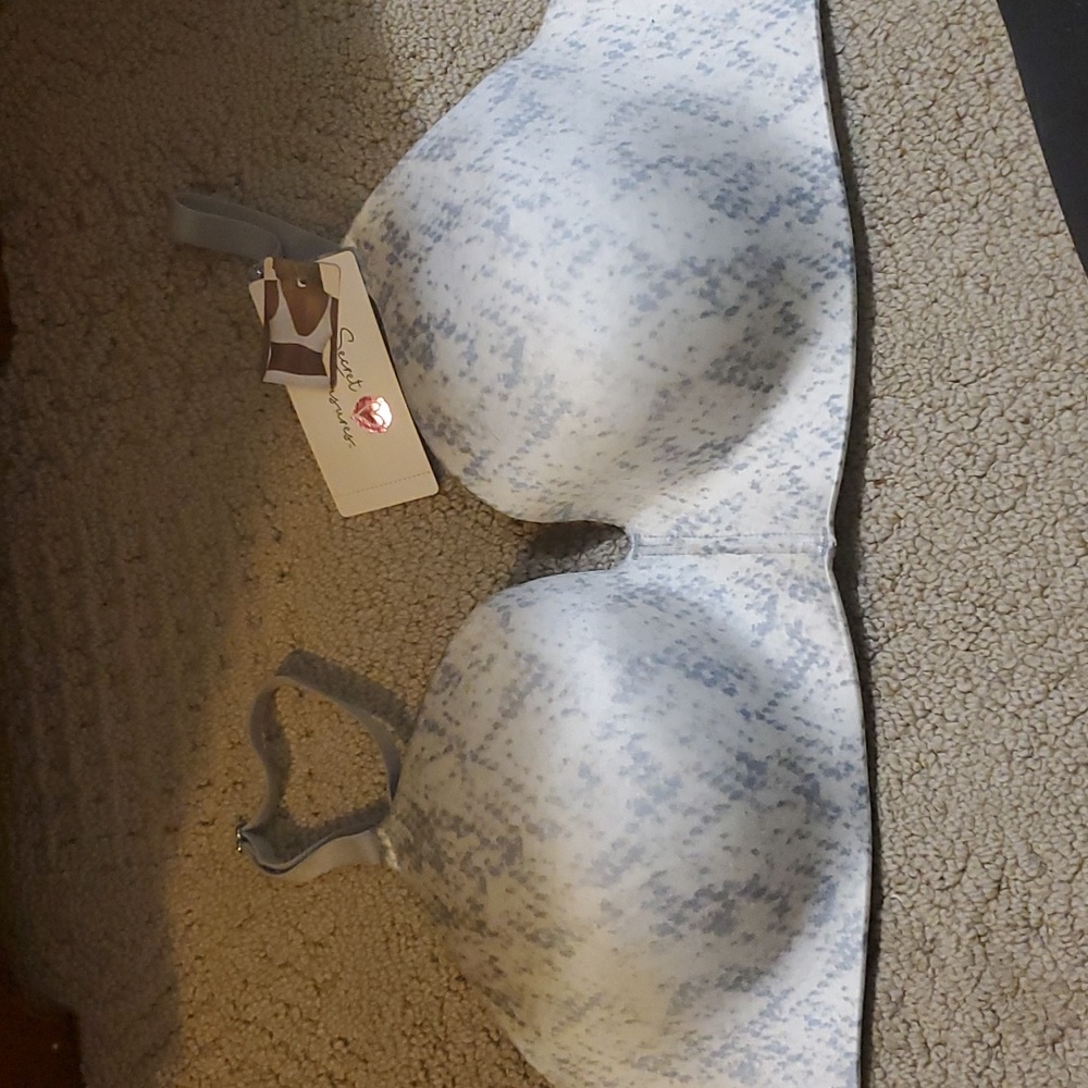 NWT 38B Secret Treasures